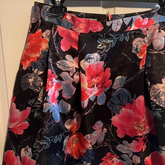Antonio Melani floral pleated zip up skirt black pink red size 14 - Picture 2 of 5
